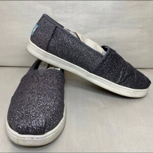 TOMS dark grey glitter Alpargatas slip ons youth 6 women’s 8